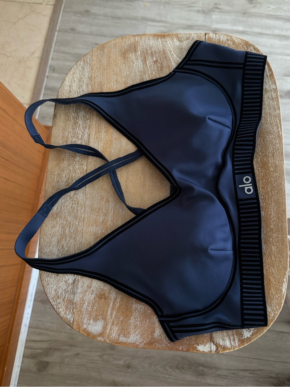 ALO Yoga Airlift Line Up Bra - Navy Large - Picture 4 of 6